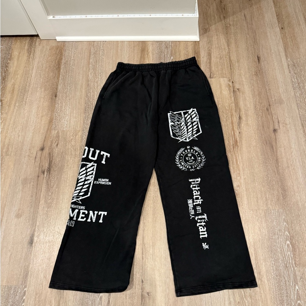 AOT X Youngla scout regiment sweats size xxl